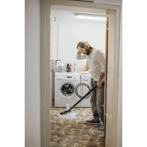 Строительный пылесос Karcher WD 5 S V-25/5/22 желтый, 1100 Вт, уборка сухая/сбор воды, пылесборник мешок/контейнер, 25 л