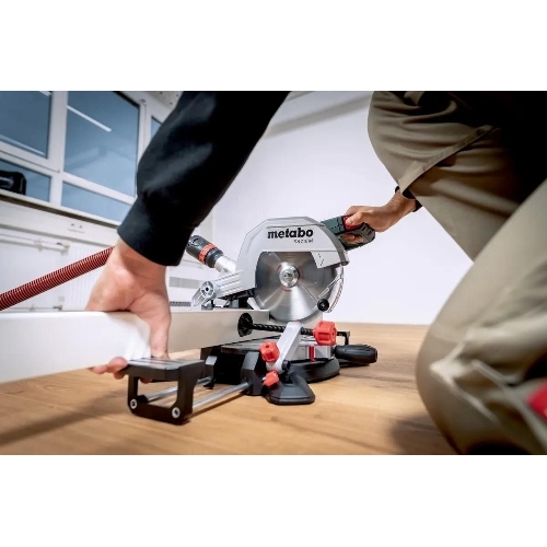 Торцовочная пила Metabo KS 216 M Set 1100Вт 5000об/мин d=216мм