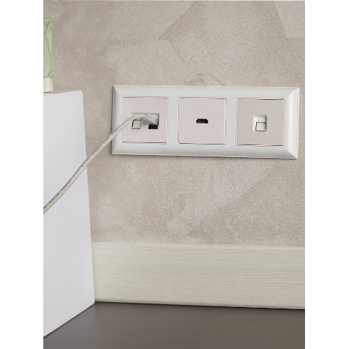 Рамка 3-местная IEK BRITE РУ-3-Бр DECOR 3D-форма белый/белый