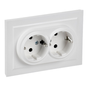 Розетка 2-м IEK BR-R24-16-K91-F СП BRITE РСш12-3-БрАБ 16А в сборе с заземл. защ. шторки арктич. бел.