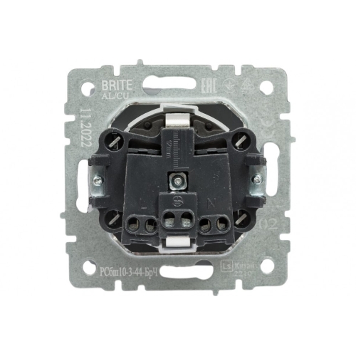 Розетка 1-местная IEK BRITE РСбш10-3-БрЧ (BR-R16-16-K02) с заземлением, с защитными шторками и крышкой, 16А, IP20, черный