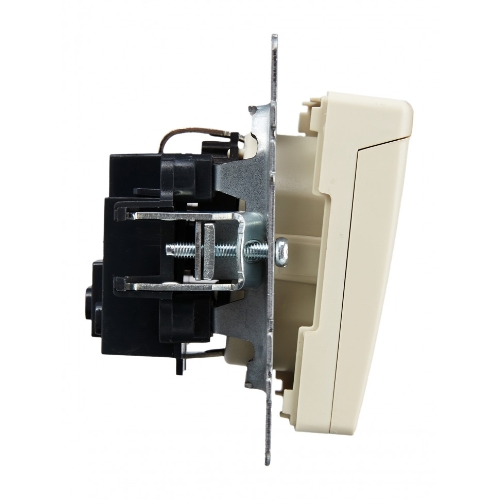 Розетка 1-местная IEK BRITE РСбш10-3-БрКр (BR-R16-16-K10) с заземлением, с защитными шторками и крышкой, 16А, IP20, бежевый