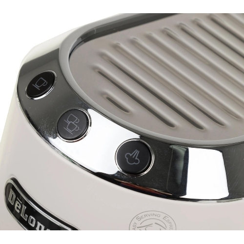 Кофеварка эспрессо DeLonghi EC685.W белый, исп. кофе - молотый/чалды, 1.1 л, 1350 Вт, 15 бар