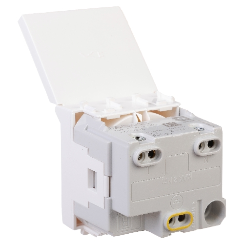 Розетка с крышкой модульная DKC 4400012 2P+E, с з/ш, 