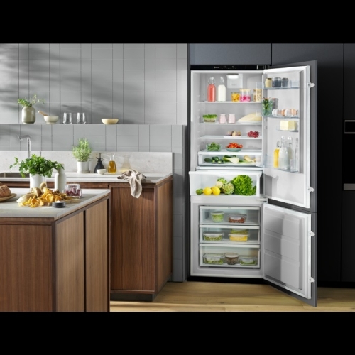 Встраиваемый холодильник Electrolux ENP7TD75S, комбинированный No Frost, Размеры ВxШxГ [мм]: 1884x696x549, сенсорное управление с символьным дисплеем, Динамическая система охлаждения в холодильной камере, система охлаждения в морозильной камере - No Frost, крепление дверцы на направляющих, A++ класс энергопотребления, Большой ящик на телескопических направляющих, MultiSpace, Flexi shelf, Инверторный компрессор