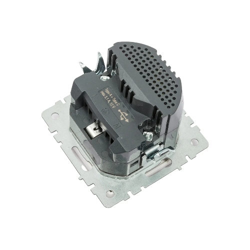 Розетка 1-местная IEK BRITE РЮш11-1-БрБ (BR-R14-16-U22-018-K01) с заземлением, с защитными шторками, 16А, с USB A+C 18 Вт, белый