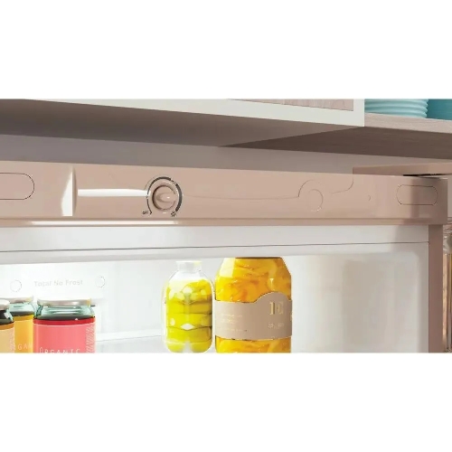 Холодильник Indesit ITR 4200 E бежевый двухкамерный 247/78л морозилка снизу