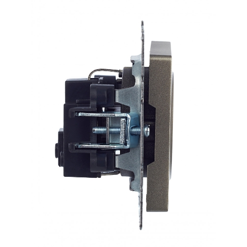 Розетка 1-местная IEK BRITE РС11-1-0-БрШ (BR-R11-16-K37) с заземлением, без защитных шторок, 16А, шампань
