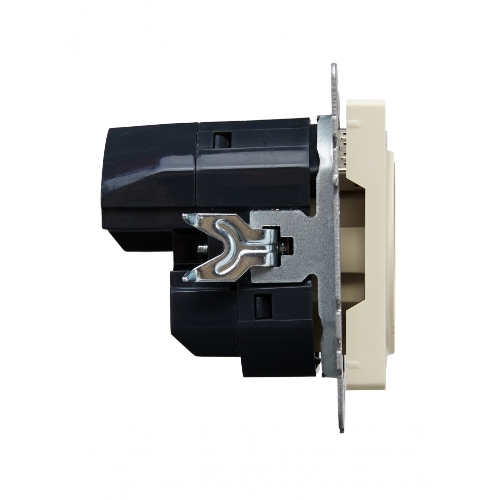 Розетка 1-местная IEK BRITE РЮш11-1-БрКр (BR-R14-16-U22-018-K10) с заземлением, с защитными шторками, 16А, с USB A+C 18 Вт, бежевый