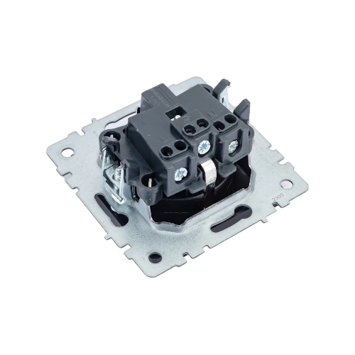 Розетка 1-местная IEK BRITE РС14-1-0-БрЧ (BR-R14-16-K02) с заземлением, с защитными шторками, 16А, черный
