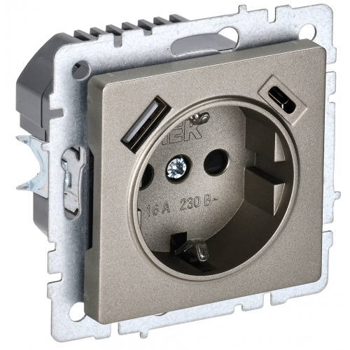 Розетка 1-местная IEK BRITE РЮш11-1-БрШ (BR-R14-16-U22-018-K37) с заземлением, с защитными шторками, 16А, с USB A+C 18 Вт, шампань