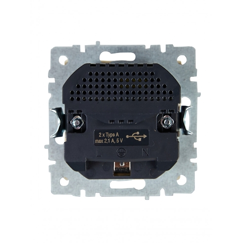 Розетка 1-местная IEK BRITE РЮш10-1-БрКр 16А, с USB A+A 2.1А, с заземлением с защитными шторками, бежевый