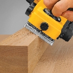 Рубанок электрический DeWalt D26676-IN 550 Вт. 82 мм. D26676