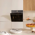 Встраиваемая электрическая духовка Gorenje BP6138B, объем 77 л, макс. температура 320 градусов, сенсорное/поворотное управление, Wi-Fi, пиролитическая очистка, телескопические направляющие на одном уровне, термощуп, AirFry, автоматические программы, динамическая система охлаждения, многоуровневое приготовление, PerfectGrill, энергоэффективность А+, черный